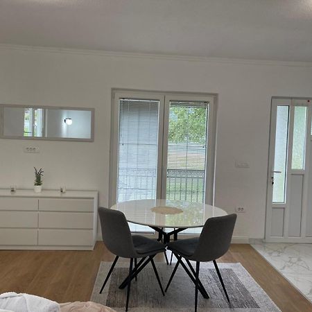 Saraapartmani Plav Eksteriør bilde